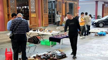 義烏文玩市集 瓷玩雜件、青銅木雕、珠串首飾的大本營